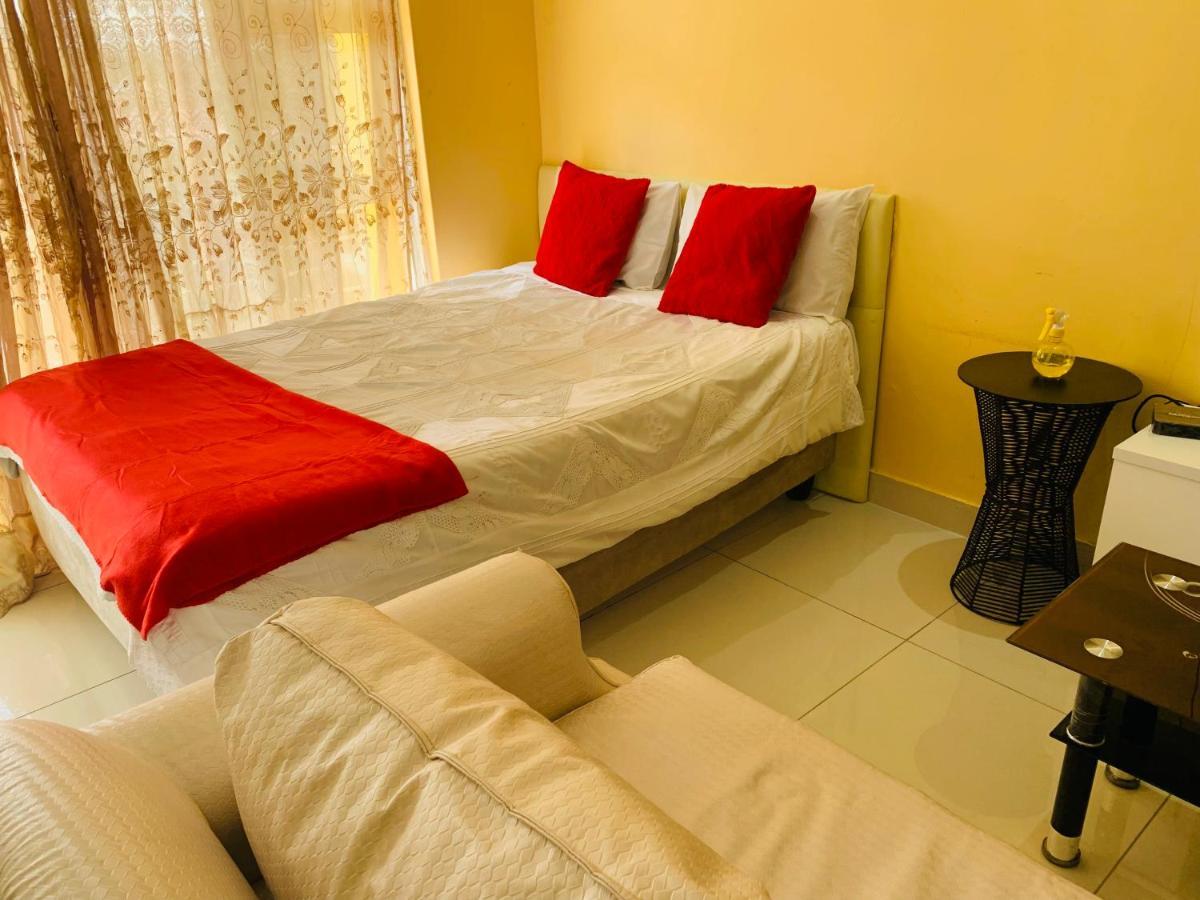 Mowetu Guest House Città del Capo Esterno foto