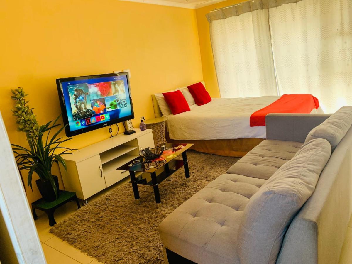 Mowetu Guest House Città del Capo Esterno foto